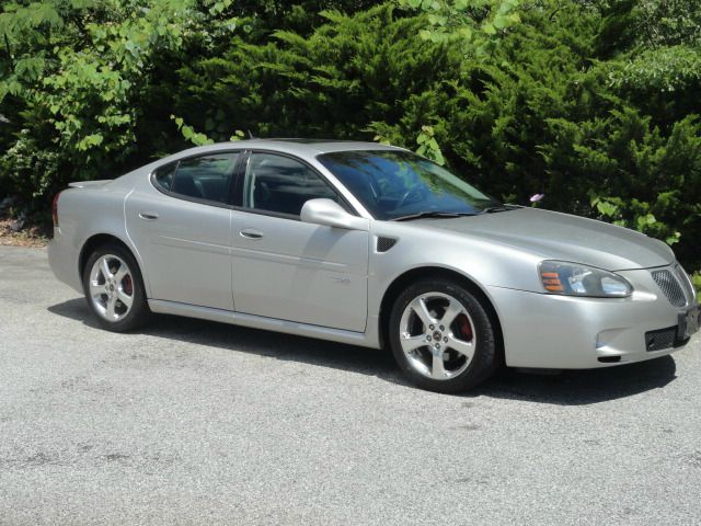 Pontiac Grand Prix 2005 photo 7