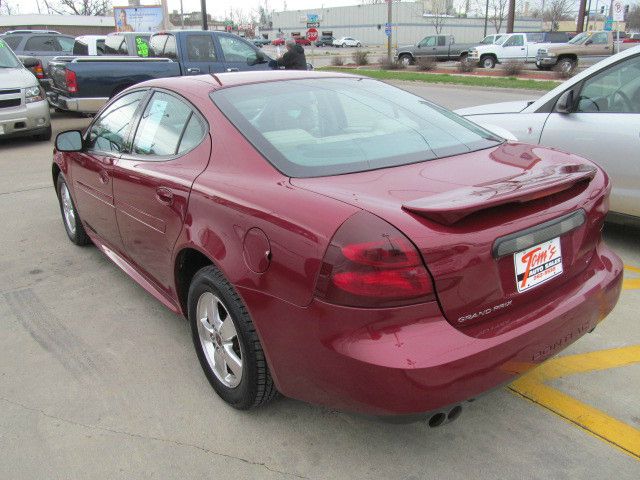 Pontiac Grand Prix 2005 photo 1
