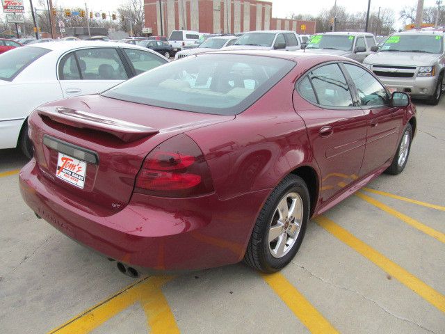 Pontiac Grand Prix 2005 photo 3