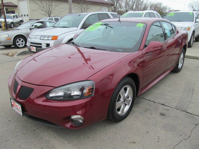 Pontiac Grand Prix 2005 photo 4
