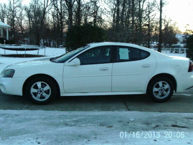 Pontiac Grand Prix 2005 photo 4