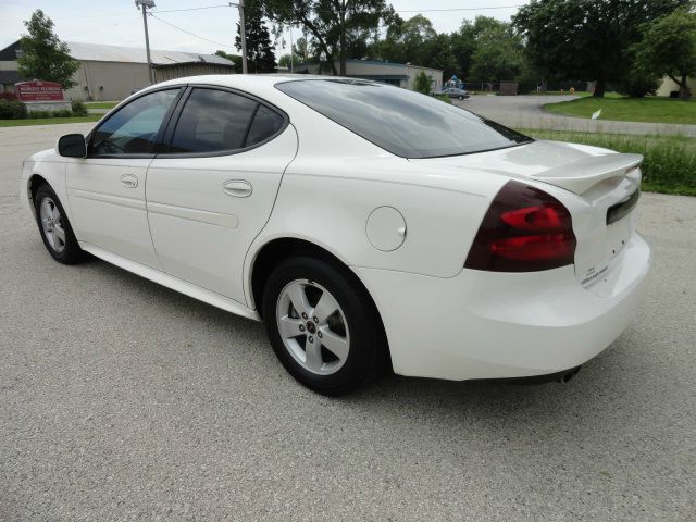 Pontiac Grand Prix 2005 photo 14
