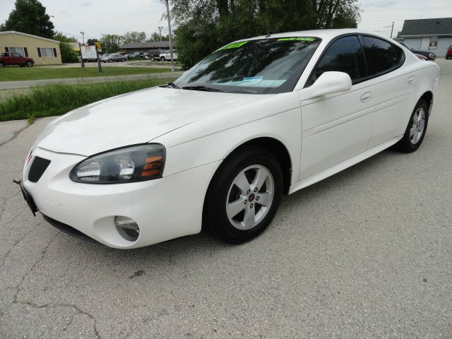 Pontiac Grand Prix 2005 photo 3