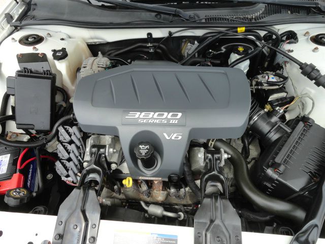 Pontiac Grand Prix 2005 photo 4