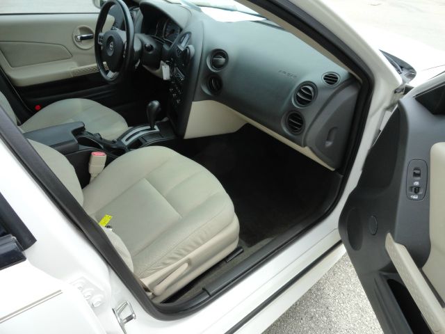 Pontiac Grand Prix 2005 photo 9