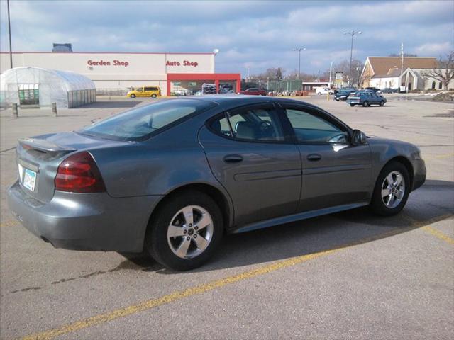 Pontiac Grand Prix 2005 photo 3