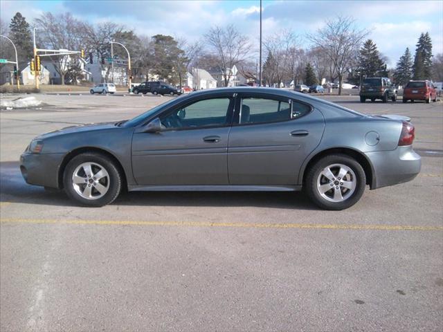 Pontiac Grand Prix 2005 photo 4
