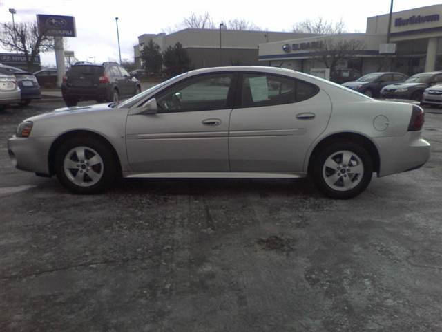 Pontiac Grand Prix 2006 photo 3