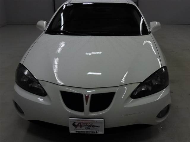 Pontiac Grand Prix 2006 photo 2