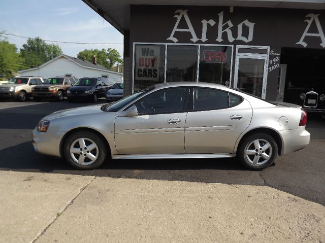 Pontiac Grand Prix 2006 photo 1