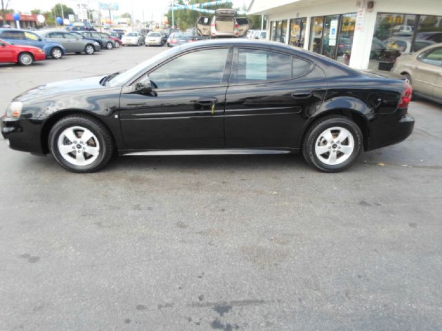 Pontiac Grand Prix 2006 photo 1