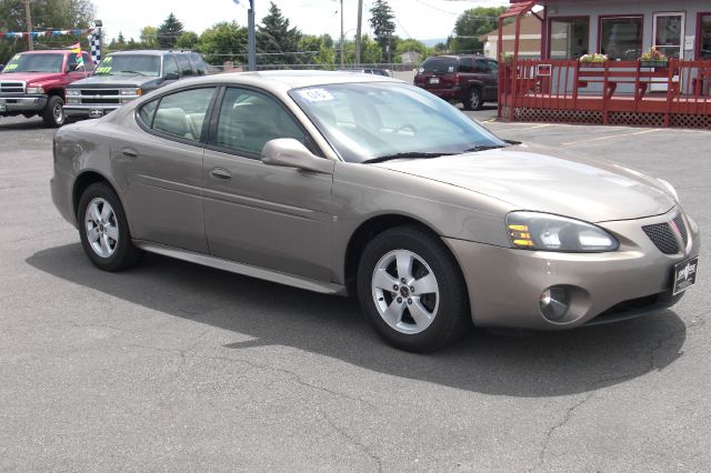 Pontiac Grand Prix 2006 photo 2