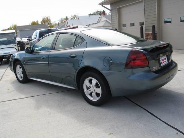 Pontiac Grand Prix 2006 photo 1