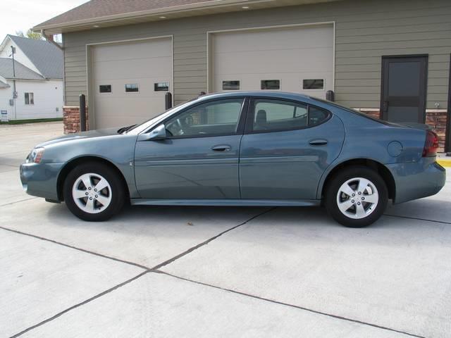 Pontiac Grand Prix 2006 photo 2
