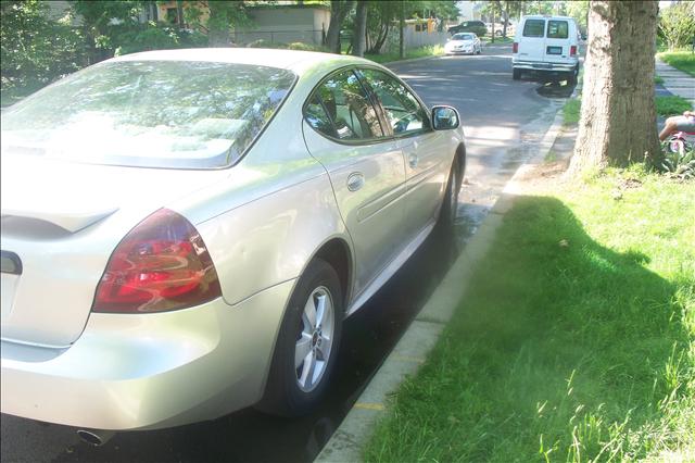 Pontiac Grand Prix 2006 photo 2