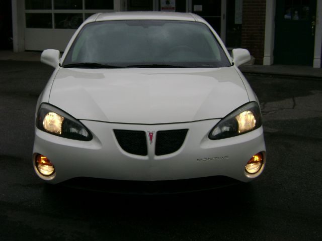 Pontiac Grand Prix 2006 photo 4