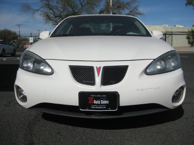 Pontiac Grand Prix 2006 photo 2