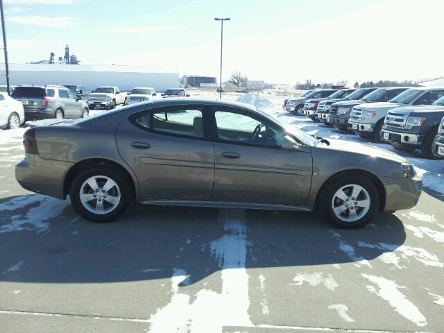 Pontiac Grand Prix Base Sedan