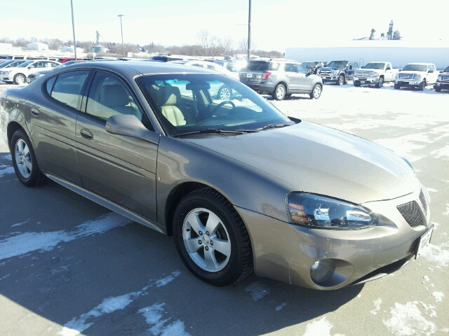 Pontiac Grand Prix 2006 photo 2
