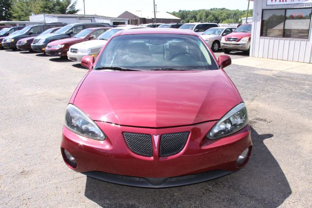 Pontiac Grand Prix 2006 photo 2