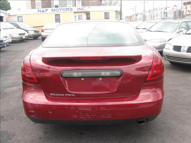 Pontiac Grand Prix 2006 photo 2