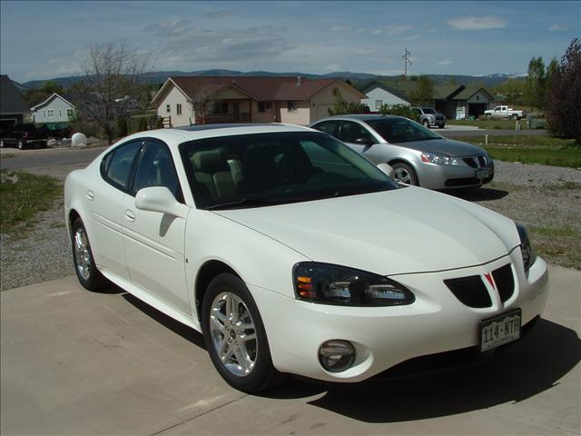 Pontiac Grand Prix 2006 photo 2