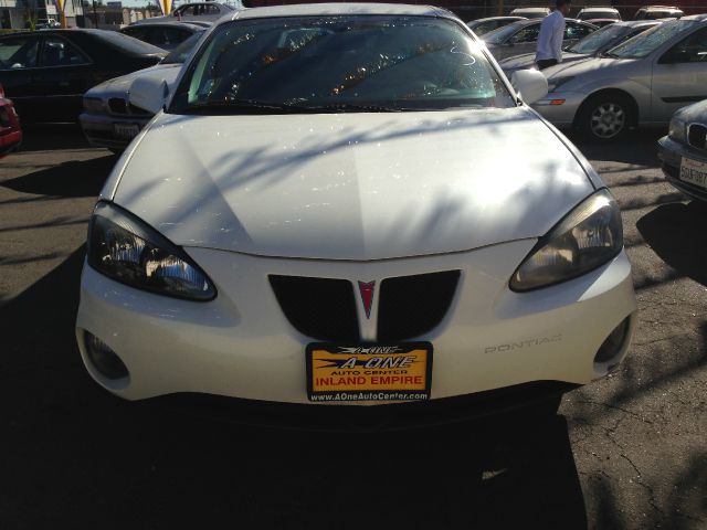 Pontiac Grand Prix 2006 photo 1