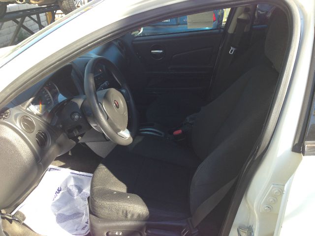 Pontiac Grand Prix 2006 photo 2