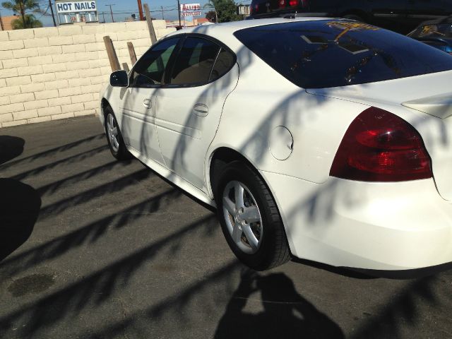 Pontiac Grand Prix 2006 photo 3