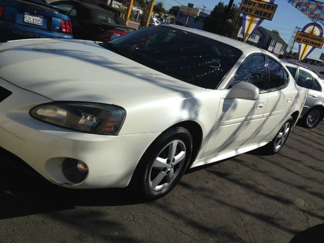 Pontiac Grand Prix 2006 photo 4