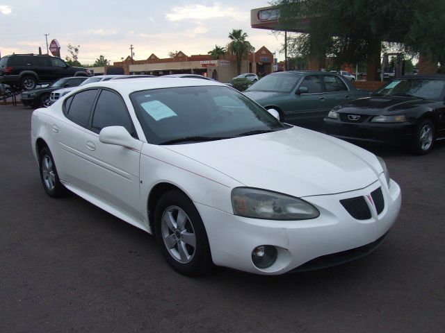 Pontiac Grand Prix 2006 photo 2