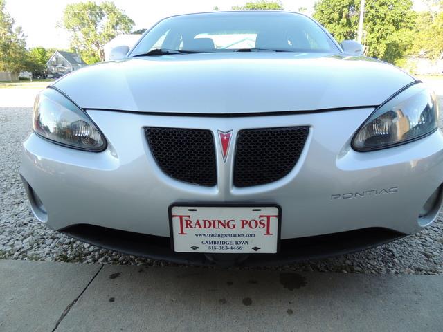 Pontiac Grand Prix 2006 photo 11