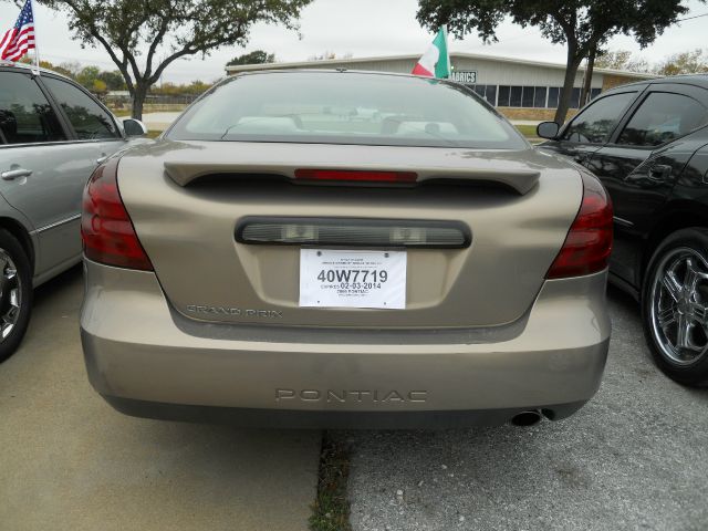 Pontiac Grand Prix 2006 photo 4