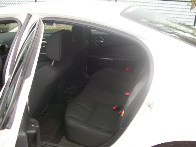 Pontiac Grand Prix SE Sedan Sedan