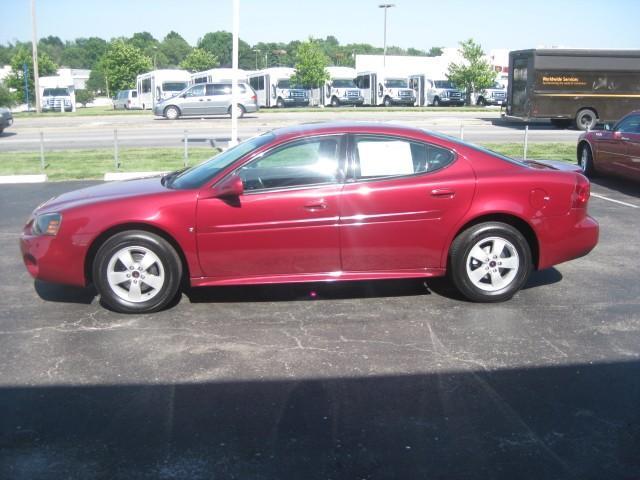 Pontiac Grand Prix 2006 photo 2
