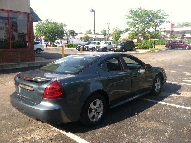 Pontiac Grand Prix 2006 photo 14