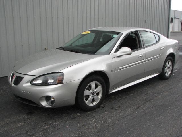 Pontiac Grand Prix 2006 photo 2