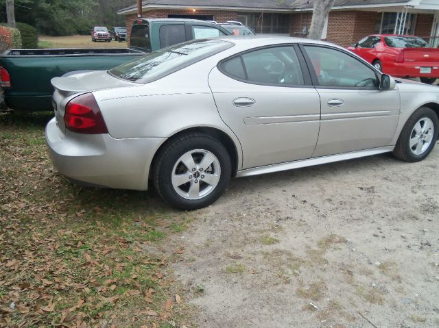 Pontiac Grand Prix 2006 photo 1