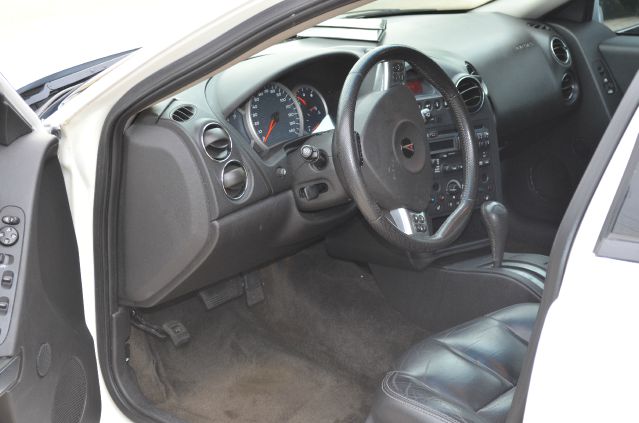 Pontiac Grand Prix 2006 photo 1