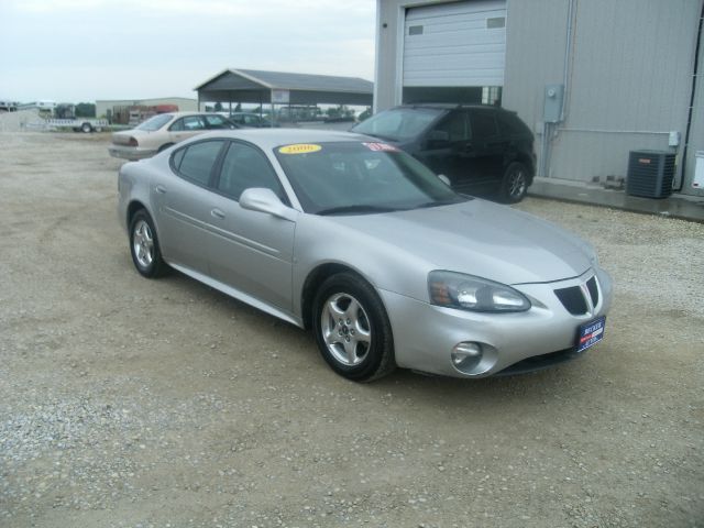 Pontiac Grand Prix 2006 photo 2