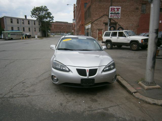 Pontiac Grand Prix 2006 photo 1