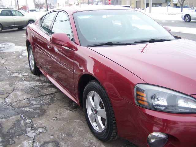 Pontiac Grand Prix 2006 photo 1