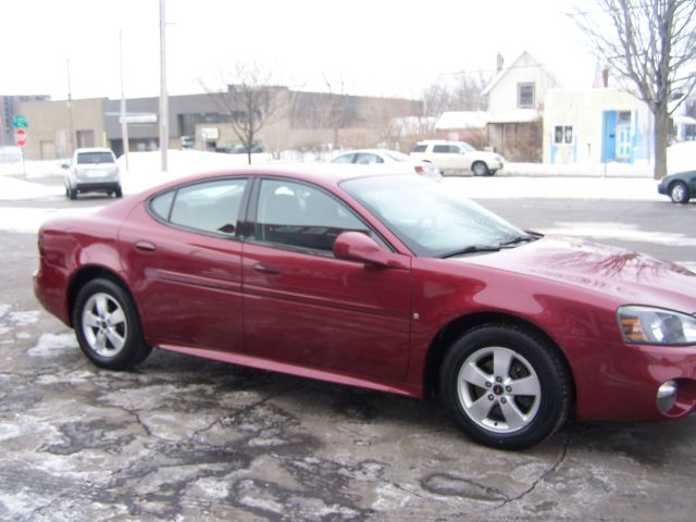 Pontiac Grand Prix 2006 photo 2