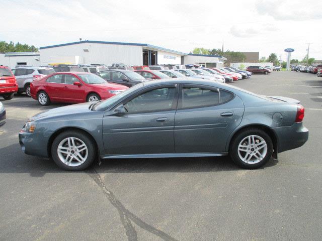 Pontiac Grand Prix 2006 photo 1