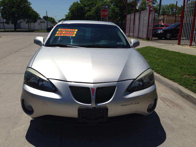 Pontiac Grand Prix 2006 photo 2