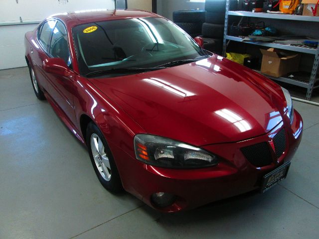 Pontiac Grand Prix 2006 photo 2