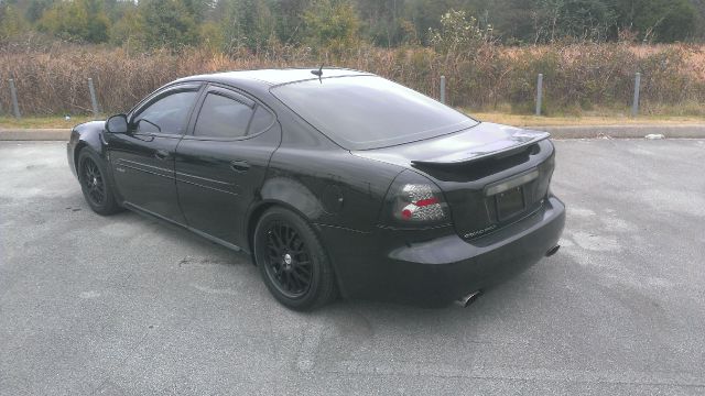 Pontiac Grand Prix 2006 photo 1