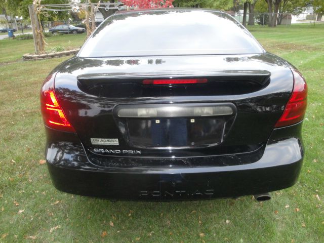 Pontiac Grand Prix 2006 photo 1