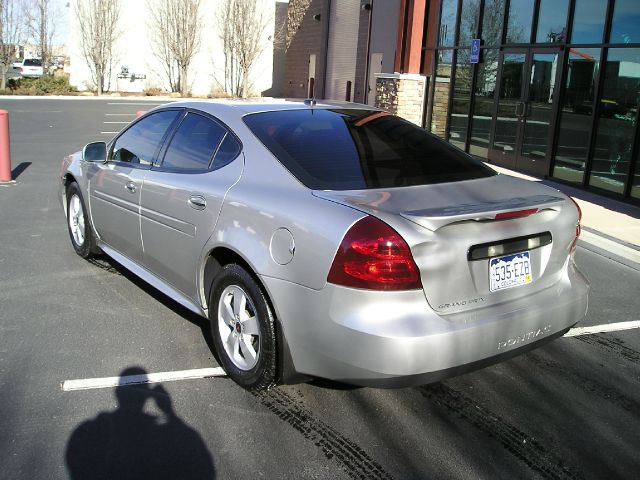 Pontiac Grand Prix 2006 photo 2