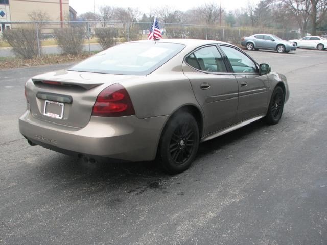 Pontiac Grand Prix 2006 photo 4